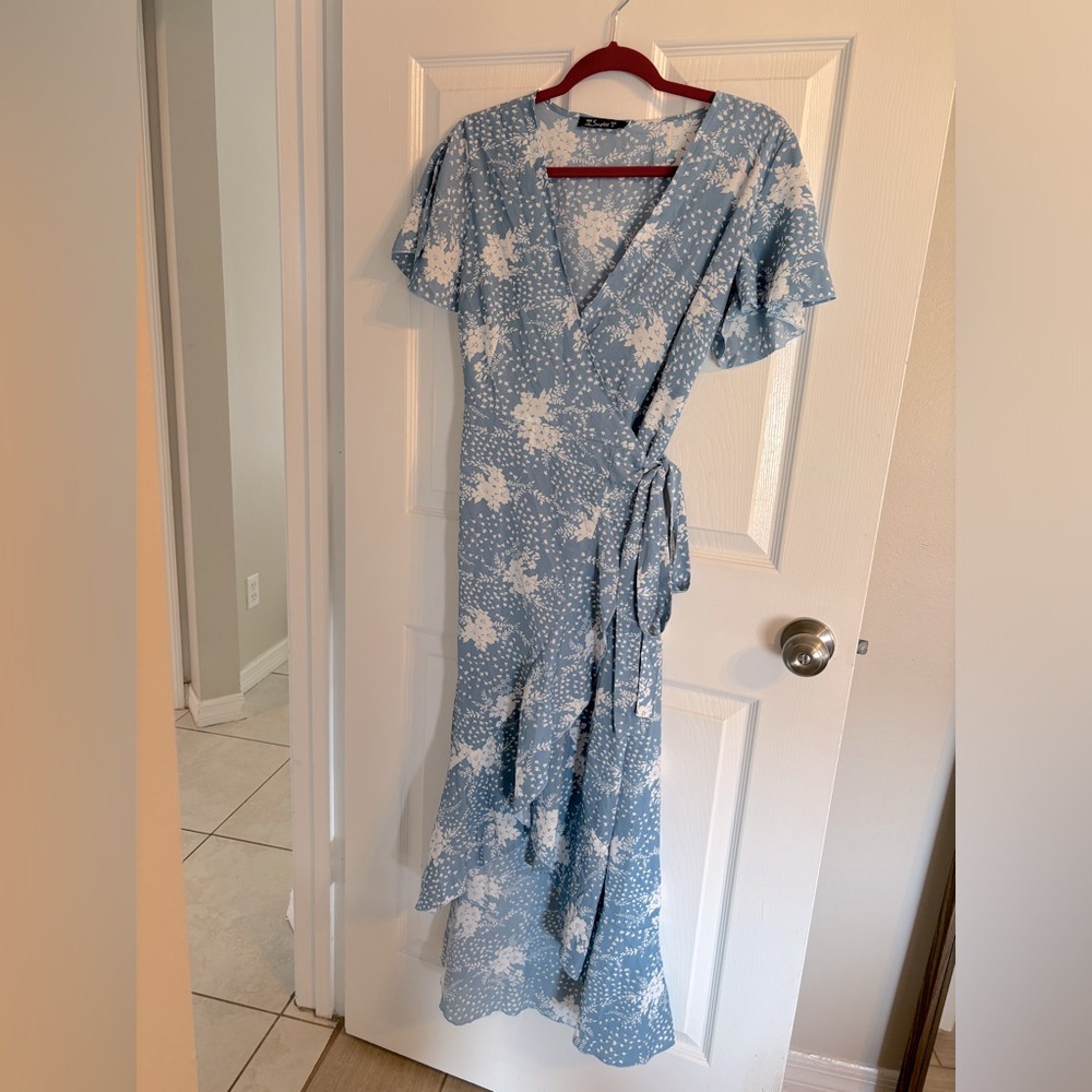 Simplee Blue Floral Wrap Dress
